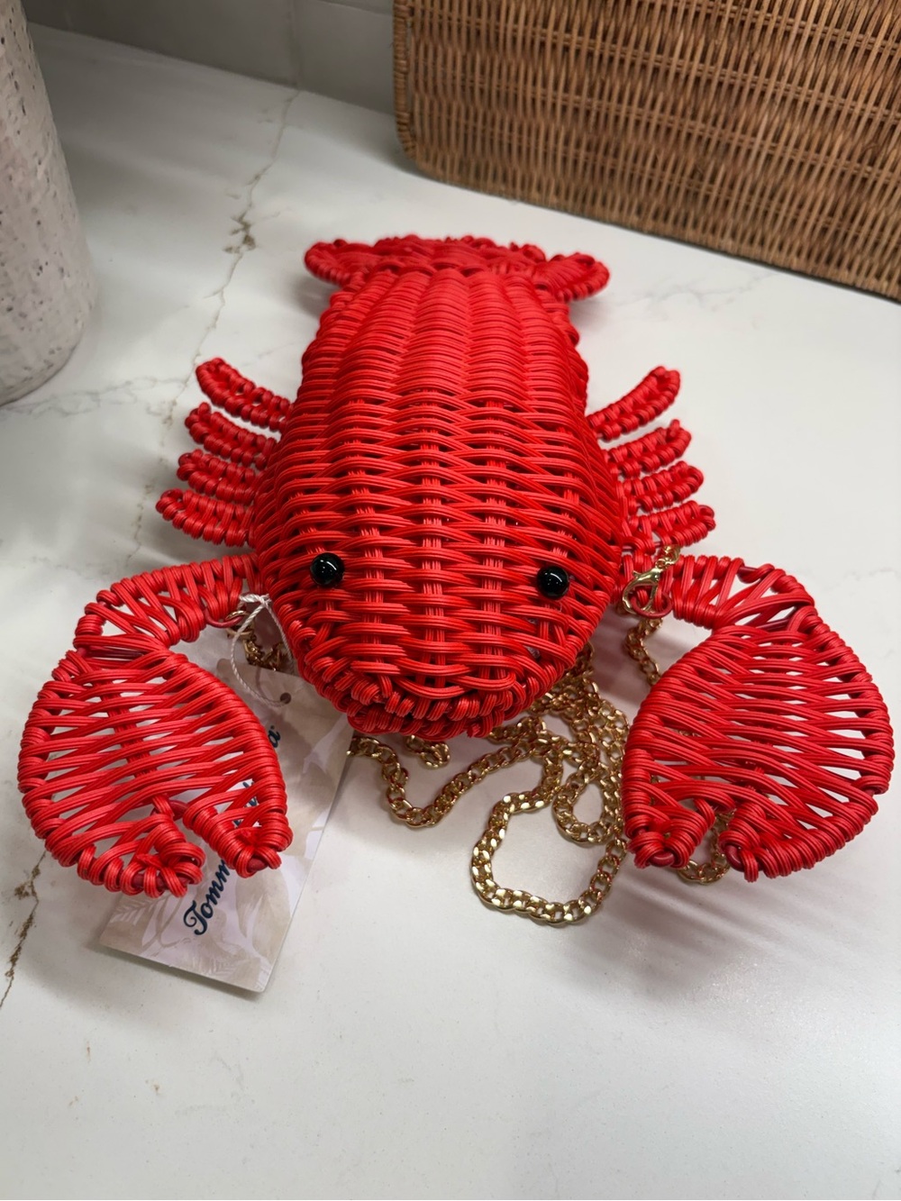 Red Woven Lobster Crossbody Bag 
Tommy Bahama Viral  ❤️🦞